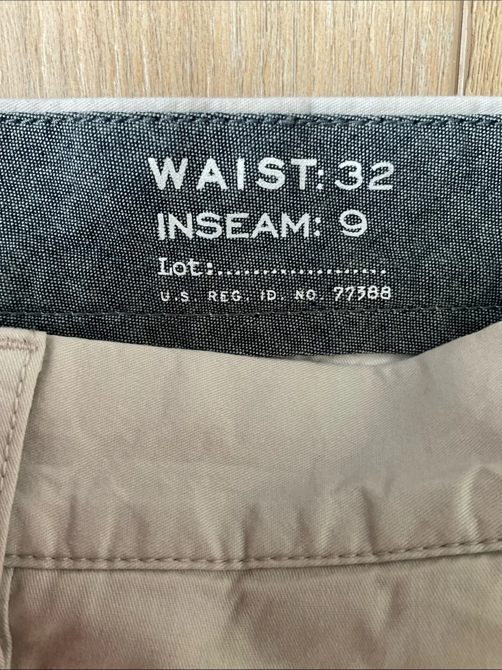 J. Crew 9” Stretch Chino Shorts in Stone 32” Waist Smart Preppy Minimalist